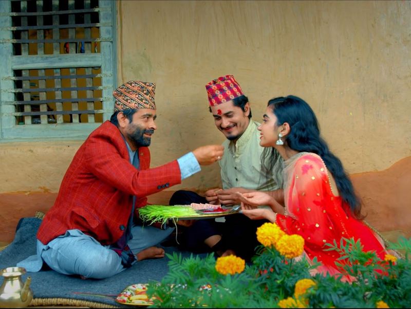 विनोद र वर्षाना ट्रायम्फको दशैं-तिहार गीत
